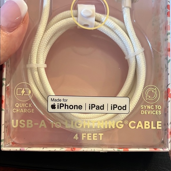 🌸🤍 XO Poppy Lightning Cable 4’ with Pink Beaded Handle 💞 - Picture 3 of 5